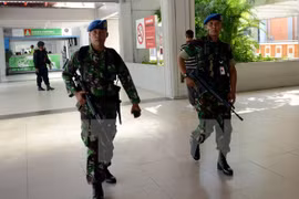 Filipinas permite la participación del ejército indonesio en rescate de rehenes