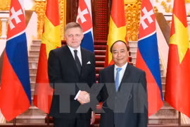 Primer ministro de Eslovaquia concluye visita oficial a Vietnam