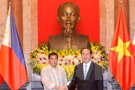 Presidente de Vietnam dialoga con homólogo de Filipinas