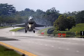 Fuerza aérea de Singapur realiza un ejercicio