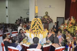 Hanoi celebra fiesta Bunpimay de Laos
