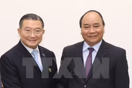 Premier vietnamita se compromete a crear entorno favorable a inversores foráneos