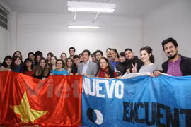 Estudiantes argentinos interesados en conocer sobre Vietnam