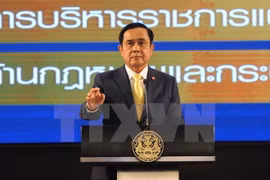 Tailandia: Primer ministro se reúne con altos militares sobre referendo