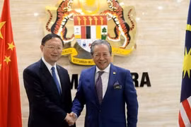 Malasia y China acuerdan resolver asunto del Mar del Este mediante DOC