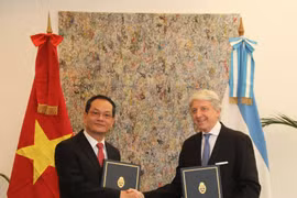 Vietnam y Argentina promueven relaciones bilaterales