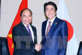 Premier de Vietnam se reúne con homólogos de Japón y Nueva Zelanda