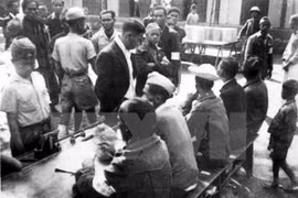 Exhiben en Hanoi libros sobre las primeras elecciones parlamentarias