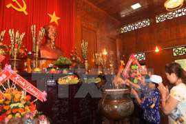 Festival de aldea Sen: ocasión para mostrar gratitud hacia Presidente Ho Chi Minh