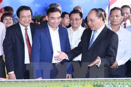 Premier de Vietnam comprometido a asistir a inversores en Long An