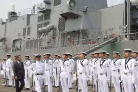 Buques de fuerza marítima de autodefensa de Japón arriban a Cam Ranh