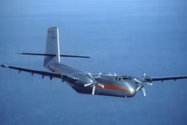 Hallan restos de avión desparecido en Indonesia