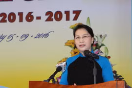Presidenta de Parlamento de Vietnam efectúa visita a Laos