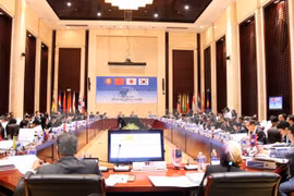 Funcionarios financieros de ASEAN y socios se reúnen en Vientiane