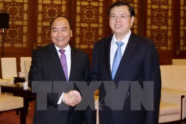 Premier de Vietnam se reúne con presidente de Asamblea Popular Nacional de China