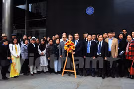 Vietnamitas en Reino Unido celebran aniversario de natalicio de Ho Chi Minh