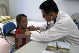 Cirugías gratuitas de cardiopatía congénita para niños en Vietnam