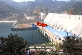Tercero generador de la hidroeléctrica de Vietnam conecta al sistema nacional