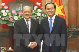 Presidente vietnamita recibe al ministro de Defensa francés