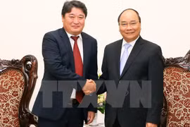 Premier de Vietnam recibe al saliente embajador de Mongolia