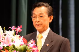 Exprimer ministro tailandés Chuan Leekpai competirá en próximas elecciones