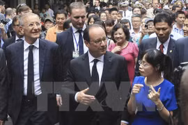 Visita de Hollande a Vietnam acapara prensa francesa