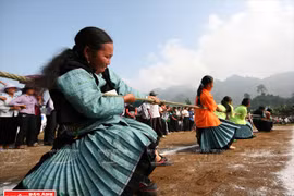 Juego de la soga en Tay Bac