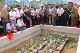 Sepultan restos de mártires vietnamitas caídos en Cambodia