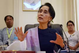 Aung San Suu Kyi visita Tailandia