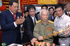 Simposio en Hanoi por décimo aniversario de la visita de Hugo Chávez a Vietnam