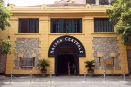 Entregan en Vietnam memorias de guerra de veterano estadounidense