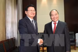 Primer ministro de Vietnam sostiene encuentros con altos dirigentes de Laos