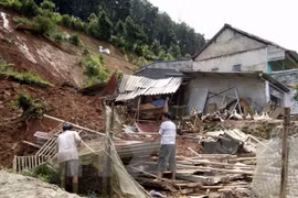 Al menos siete muertos por tifón Dianmu en Vietnam