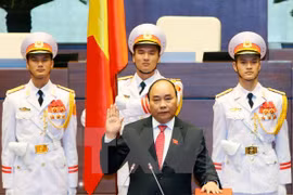 Reelegido Nguyen Xuan Phuc como primer ministro de Vietnam