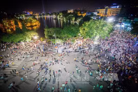 Luz azul se enciende en Hanoi por Día Mundial de Diabetes