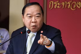 Tailandia prohíbe a Camisas Rojas abrir centros de supervisión para referendo