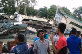 Al menos 52 muertos por terremoto en Indonesia