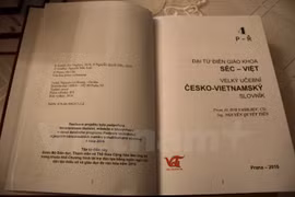 Presentan cuarto volumen del Gran Diccionario checo-vietnamita
