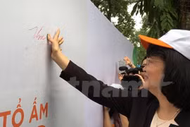 Lanzan en Vietnam programa para eliminar humo de tabaco en hogar