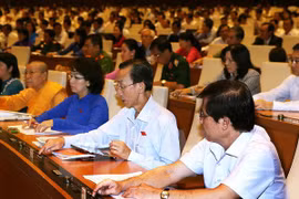 Parlamentarios vietnamitas preocupados por deuda pública y presupuesto