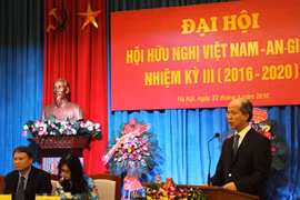 Vietnam y Argelia fortalecen cooperación en economía y comercio