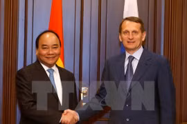 Primer ministro de Vietnam continúa visita en Rusia