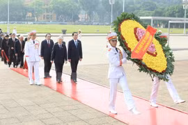 Líderes de Partido y Estado rinden homenaje a los mártires de la Patria