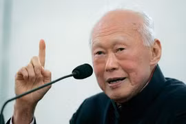 Presentan en Vietnam colección de libros sobre Singapur y Lee Kuan Yew