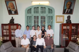 Rinden tributo a ex líder partidista vietnamita