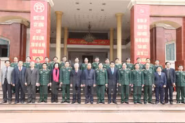 Líder partidista visita Comandancia Militar de Hanoi