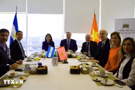 Empresarios argentinos en el evento. (Fuente: VNA)