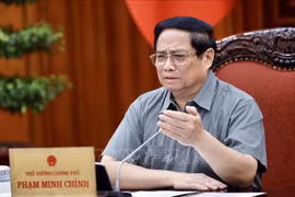 El primer ministro Pham Minh Chinh habla en la reunión. (Foto: VNA)