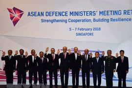 Vietnam dispuesto a contribuir a elevar capacidad de ASEAN para misiones de paz 