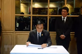 Premier de Tailandia rinde homenaje póstumo al presidente de Vietnam